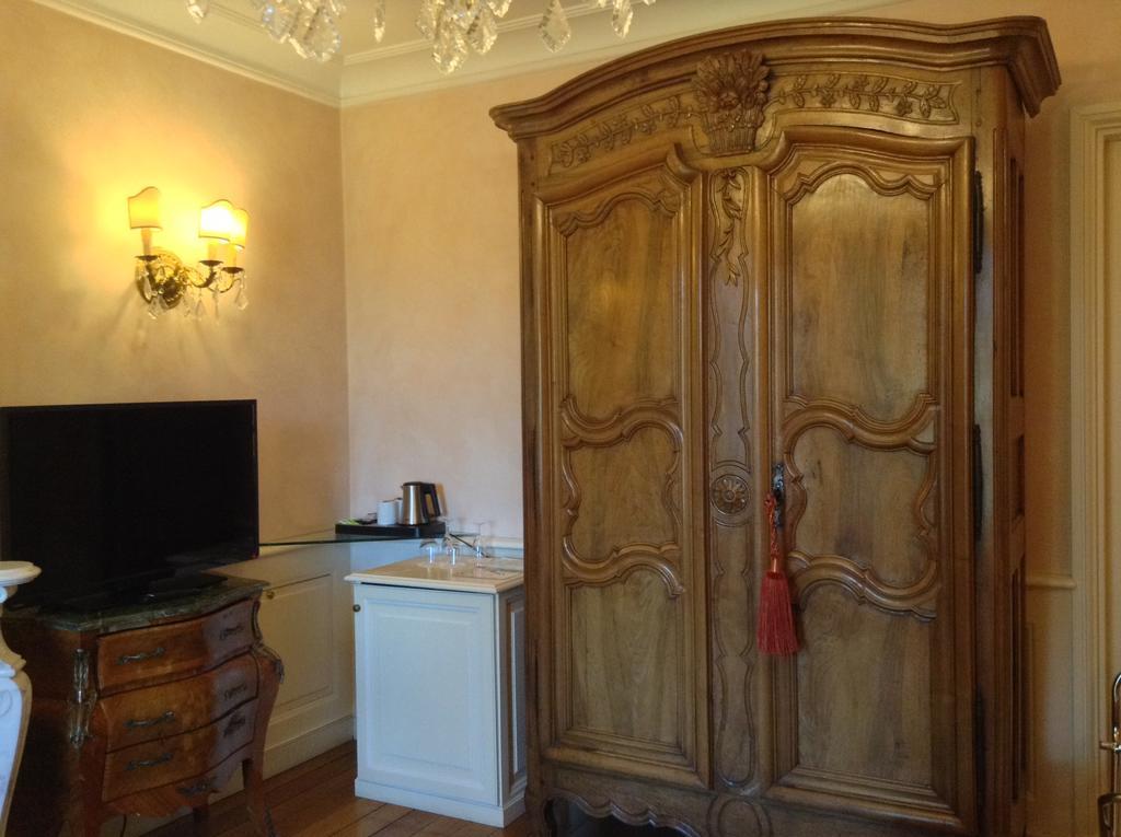 Hostellerie Les Frenes 아비뇽 외부 사진