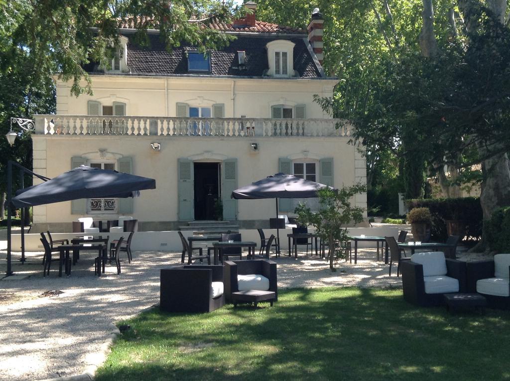 Hostellerie Les Frenes 아비뇽 외부 사진