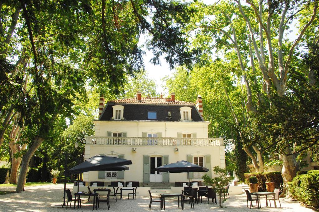 Hostellerie Les Frenes 아비뇽 외부 사진
