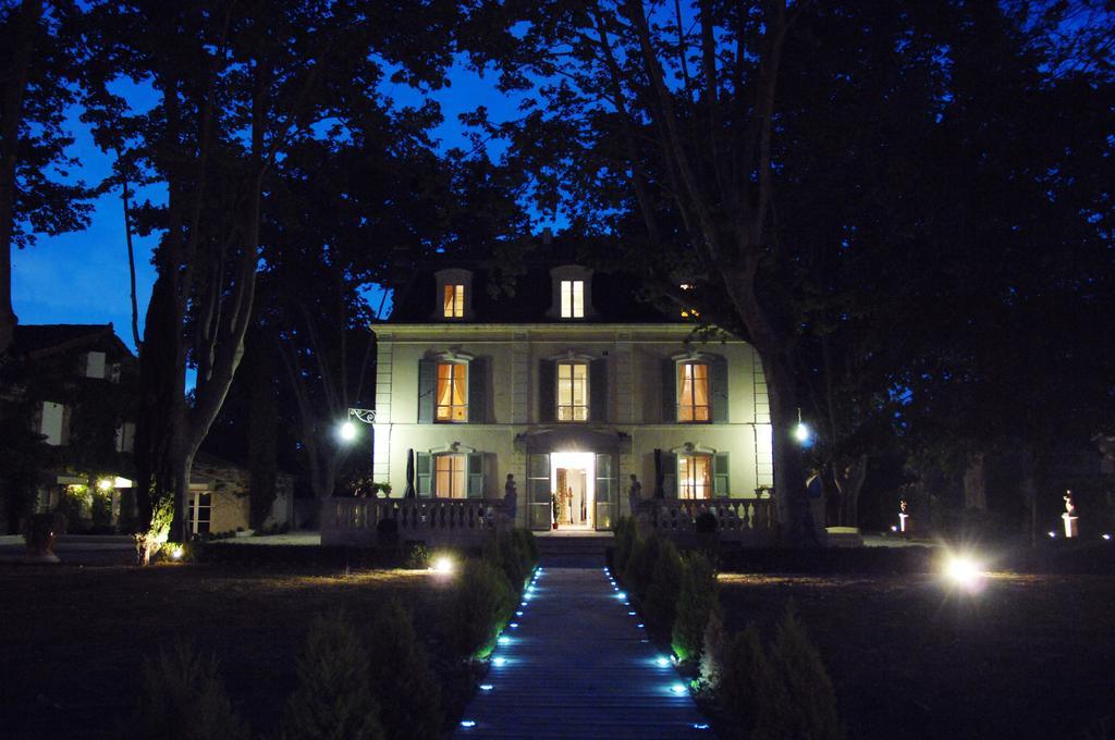 Hostellerie Les Frenes 아비뇽 외부 사진
