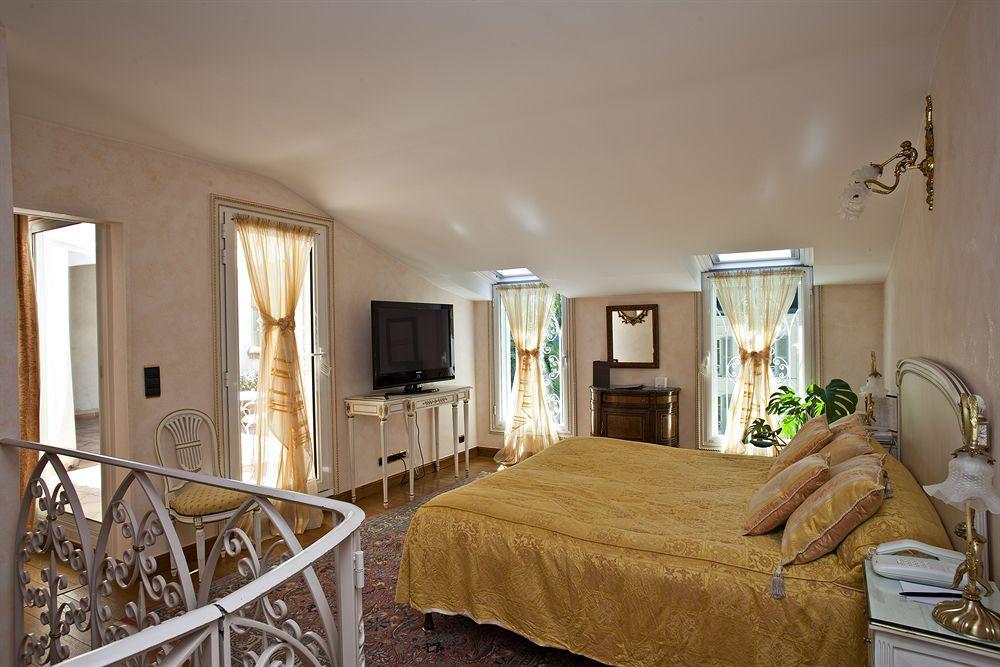 Hostellerie Les Frenes 아비뇽 객실 사진