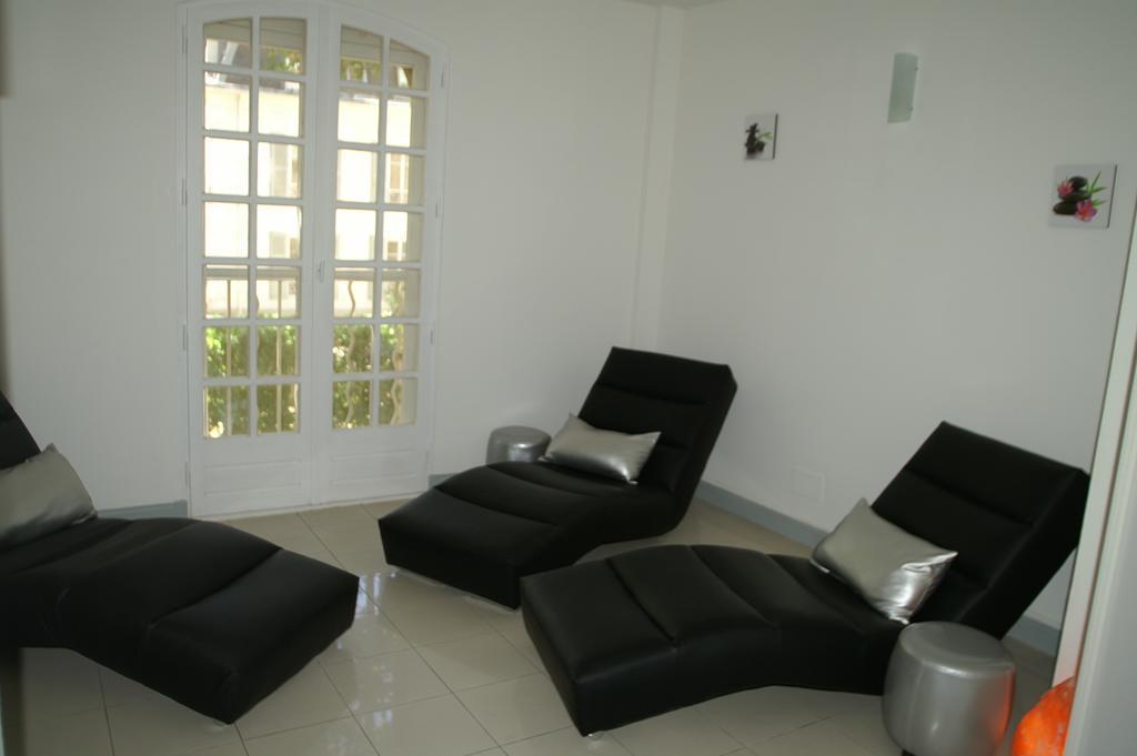 Hostellerie Les Frenes 아비뇽 외부 사진