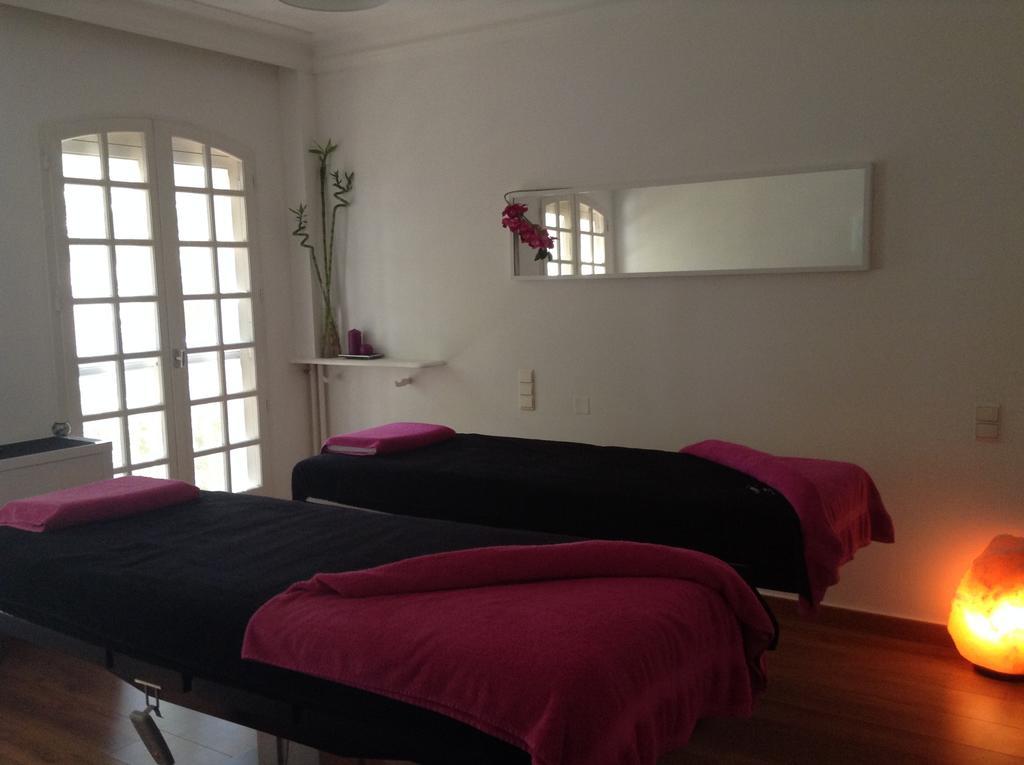 Hostellerie Les Frenes 아비뇽 외부 사진