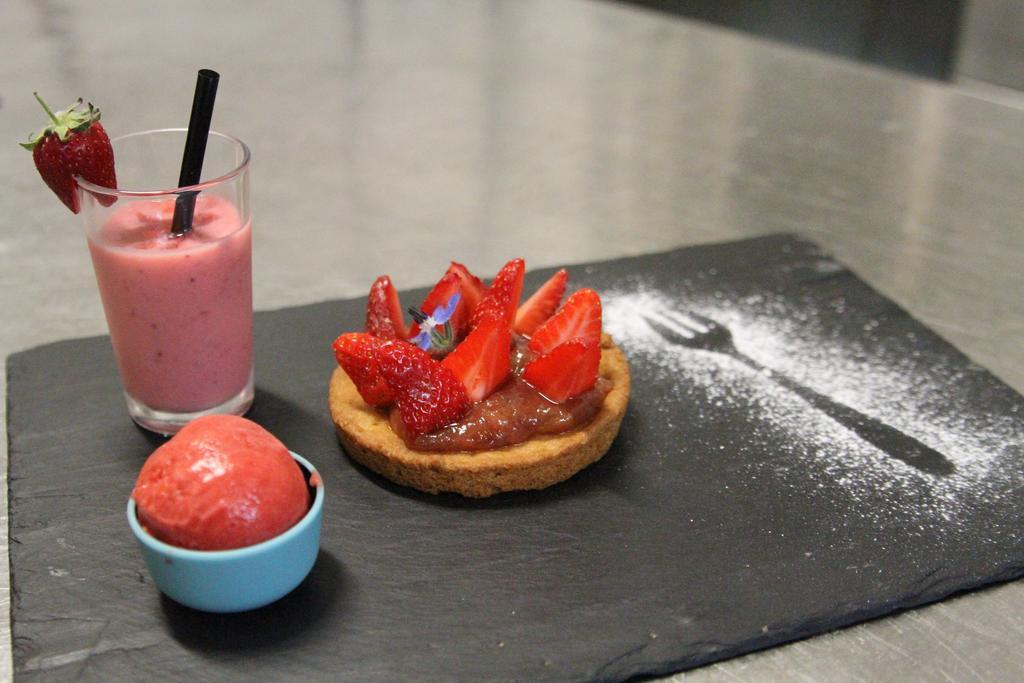 Hostellerie Les Frenes 아비뇽 외부 사진