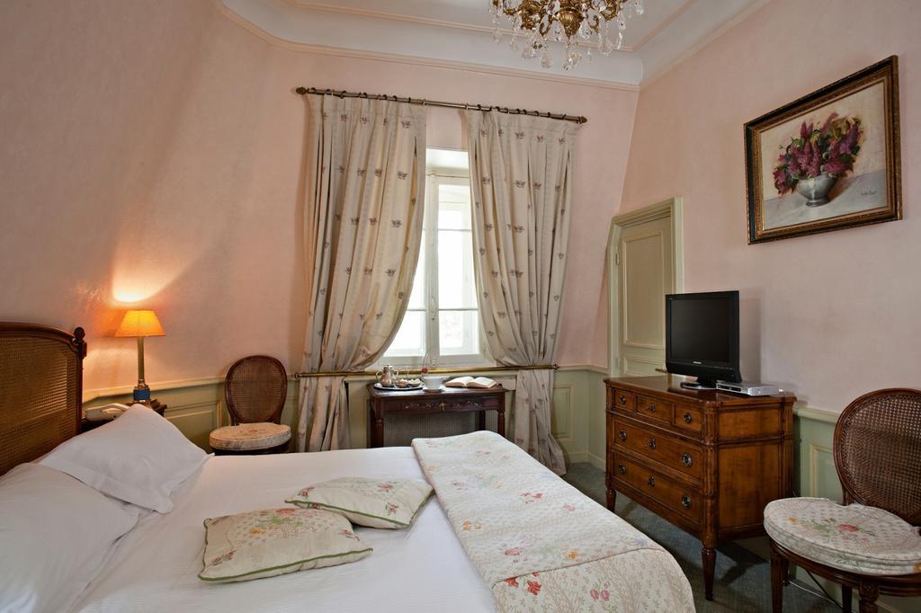 Hostellerie Les Frenes 아비뇽 객실 사진